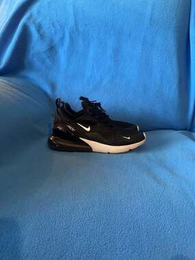 Nike Air Max 270 Black White Sneakers Size 9.5
